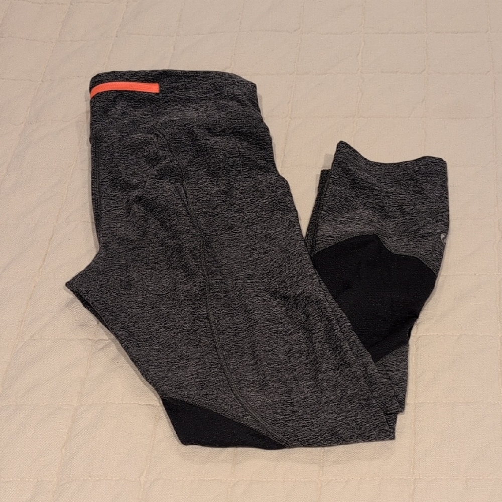 Lululemon Cropped Leggings In Grey With Mesh Panels Size 4